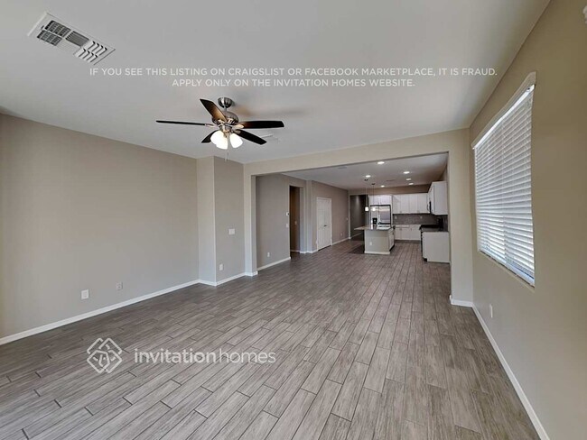 Foto del edificio - 10831 W Luke Ave