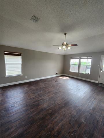 Foto del edificio - 907 Live Oak Dr