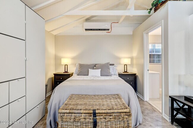 Foto del edificio - 1427 River Oaks Rd