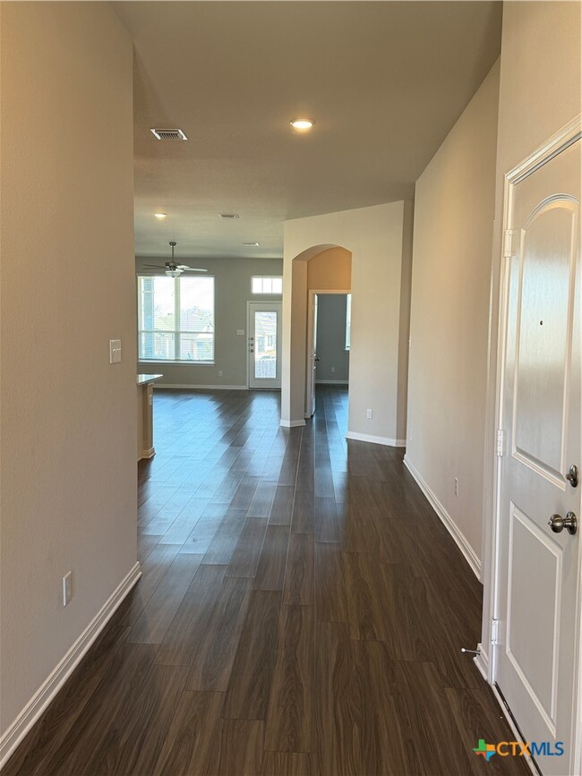 Building Photo - 10000 Kensley Rose Dr