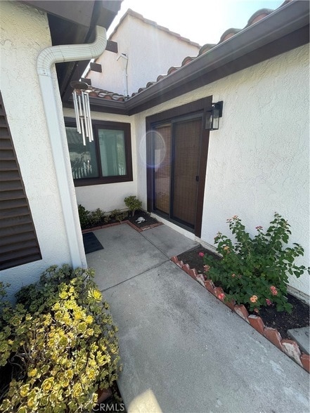 Building Photo - 2668 Hacienda Dr