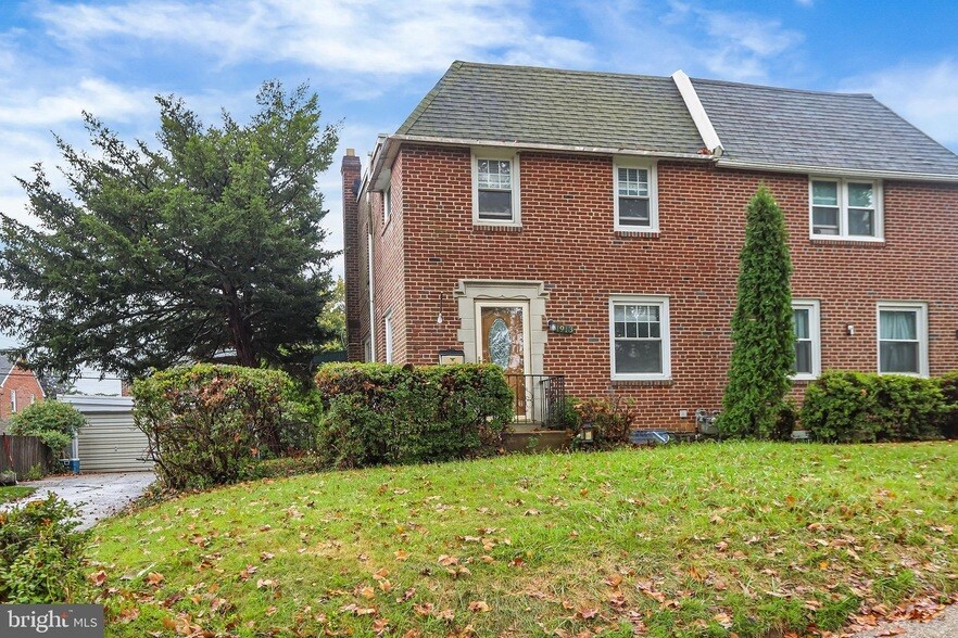 Foto principal - 1913 Winton Ave