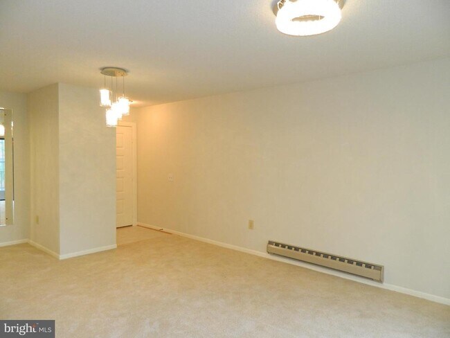 Foto del edificio - 15320 Pine Orchard Dr