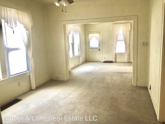 Foto del edificio - 3 br, 1 bath House - 813 Main St