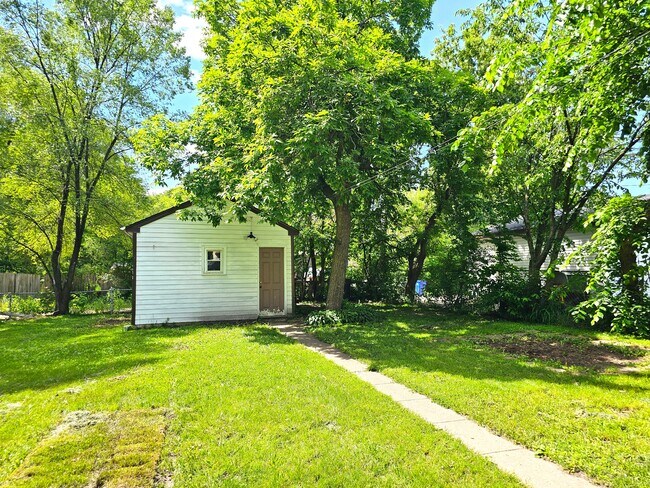 Foto del edificio - 1388 7th St E