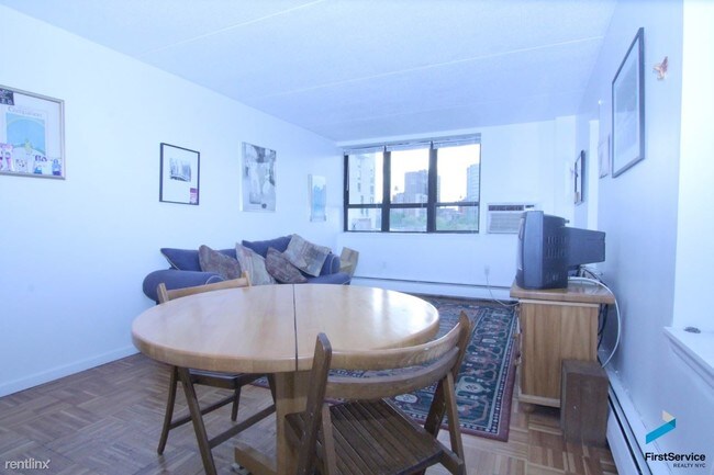 Foto del edificio - 520 W 110th St