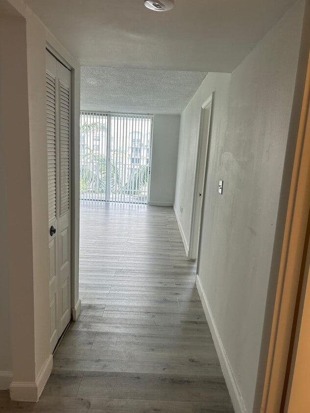 Photo - 496 NW 165th St (Miami, FL)