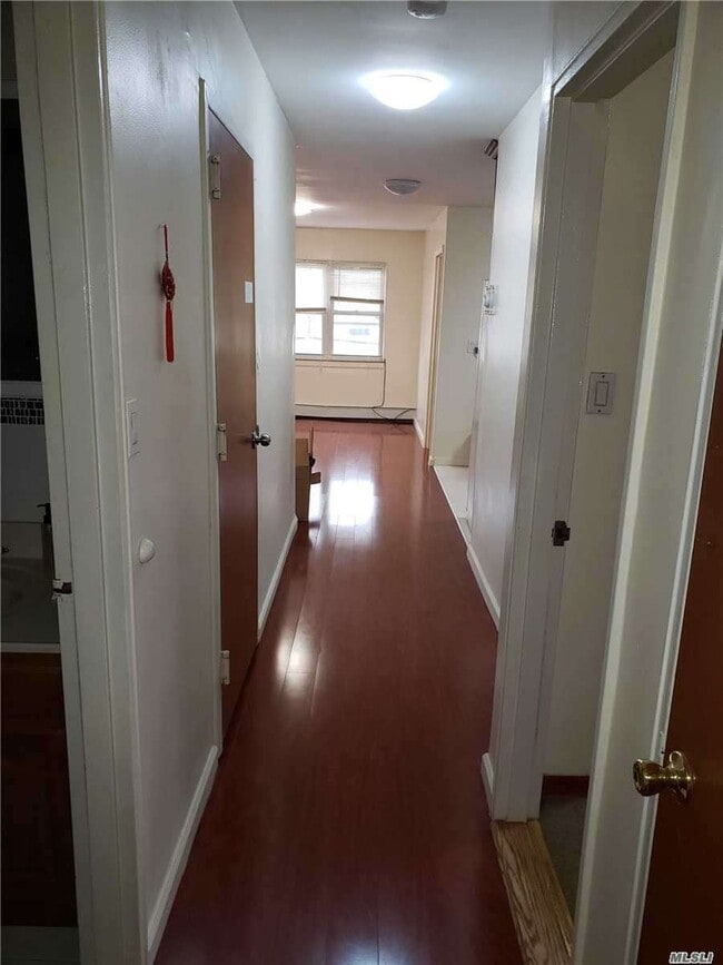 7810 Parsons Blvd Unit 3 Fl, Queens, NY 11366 Apartment for Rent in