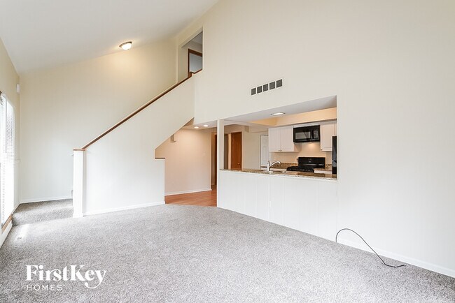 Building Photo - 55 Surrey Ln