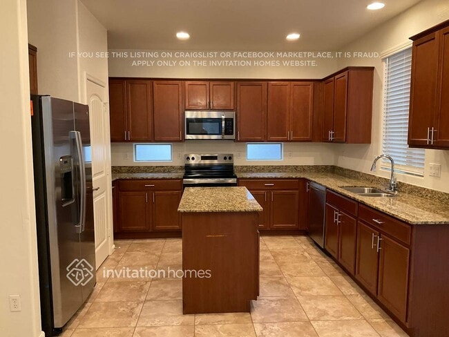 Building Photo - 1427 S Moccasin Trail