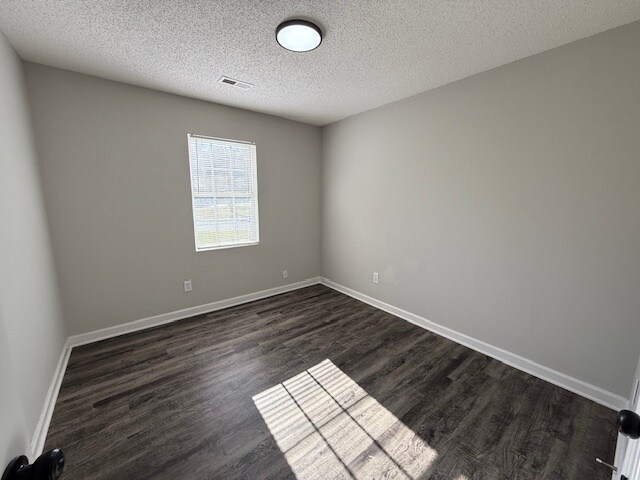 Foto del edificio - 2806 Pleasant Garden Rd