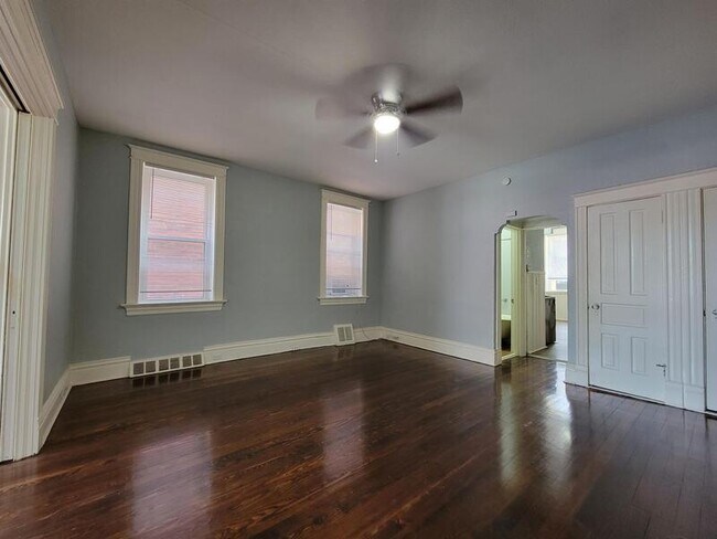Building Photo - 3310 Winnebago St