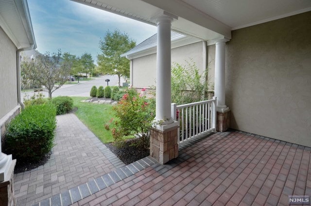 Foto del edificio - 55 Windsor Ln