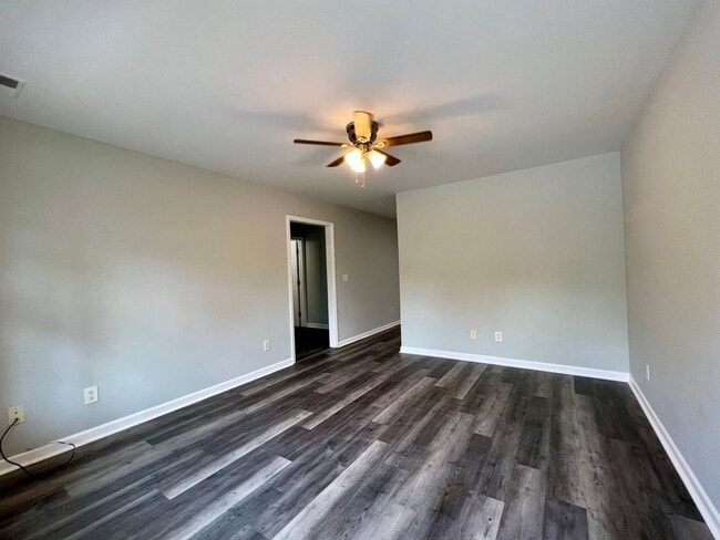 Foto del edificio - 3 Bedroom Duplex with Yard