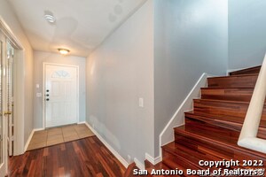 Foto del edificio - 1604 Rolling Brook Ln