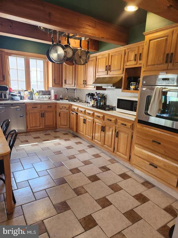 Foto del edificio - 122 Cornell Rd