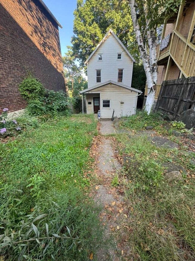 Building Photo - 122 N Holland Ave