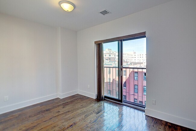 Building Photo - 216 Edgecombe Ave