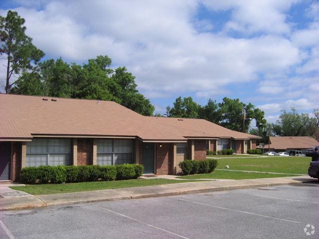 Primary Photo - Riverview Place Apartments