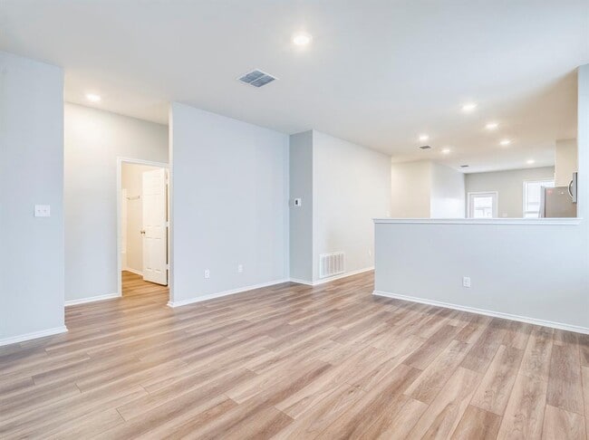 Building Photo - 388 Begonia St