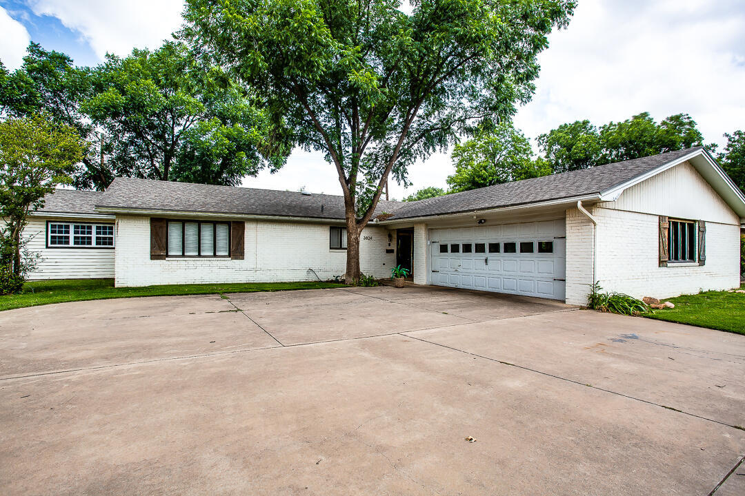 Primary Photo - 3824 64th Dr