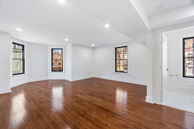 Photo - 54 Trumbull St Apartment