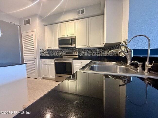 Building Photo - 8539 Gate Pkwy W