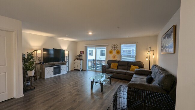 Foto del edificio - 1005 Charlton Ln