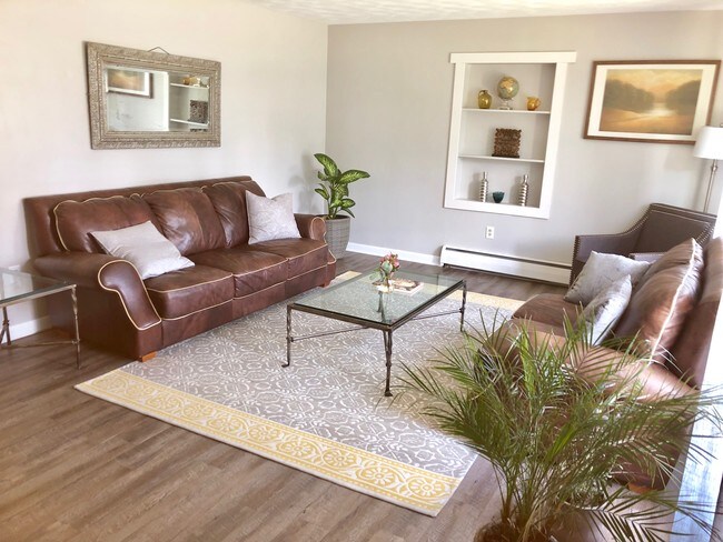 Sala de estar - 1380 Sand Hill Rd