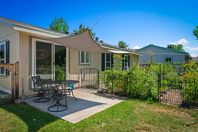 Building Photo - 109 Meghans Way