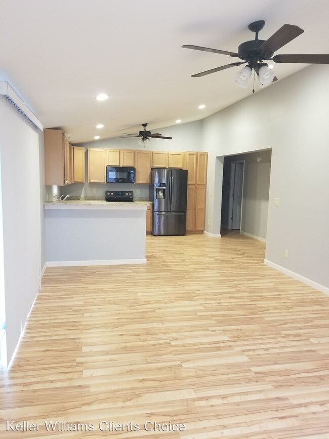 Building Photo - 309 Comanche Village Dr