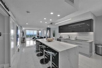 Building Photo - 1800 S Ocean Dr