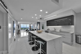 Building Photo - 1800 S Ocean Dr