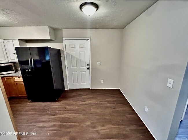 Building Photo - 8214 Herlong Rd