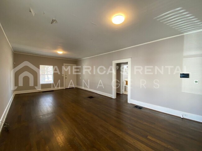 Foto del edificio - Home for Rent in East Lake! View with 48 H...