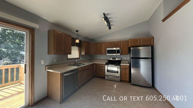 Foto del edificio - Westside Wonder 3 Bedroom 2 Bathroom Home
