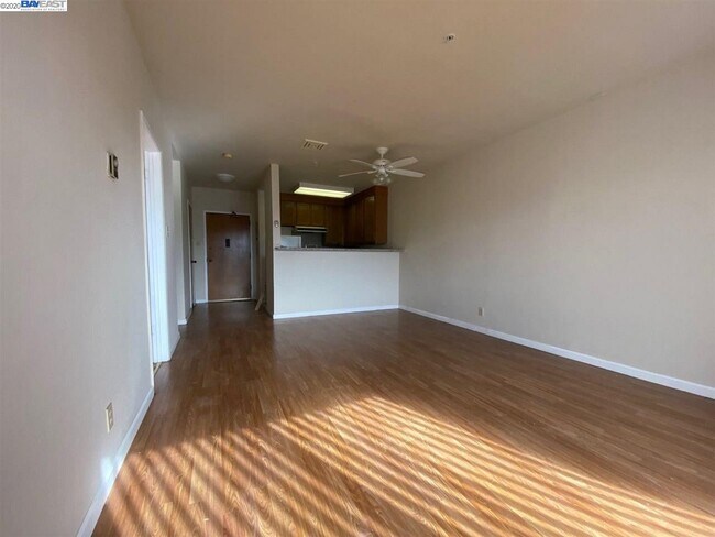Building Photo - 330 8th St