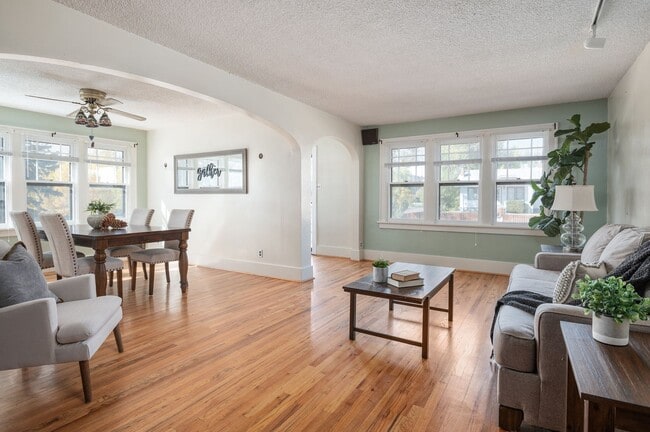 Foto del edificio - 3 BEDROOMS, 1.5 BATH HOME, CLOSE TO HOSPITAL AND DOWNTOWN!