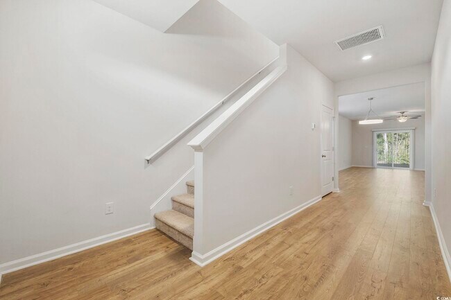 Building Photo - 219 Marauder Dr