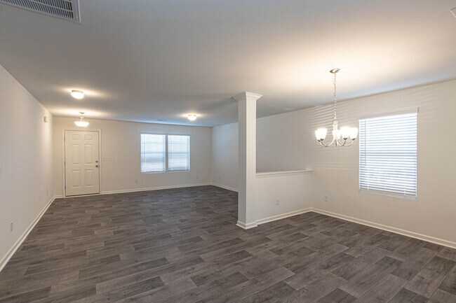 Building Photo - Hidden Lakes community! 4 br 2.5 ba with f...
