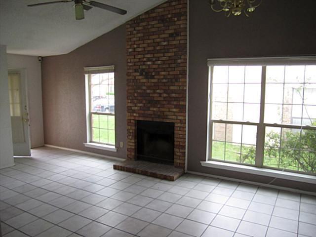 Building Photo - 817 Denmark Dr