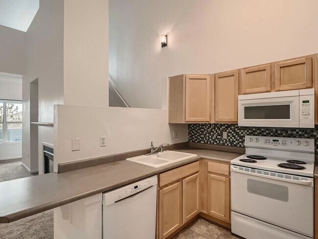 Foto del edificio - 18332 E Flora Dr