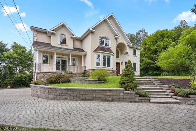 Foto del edificio - 119 Meadowbrook Ave