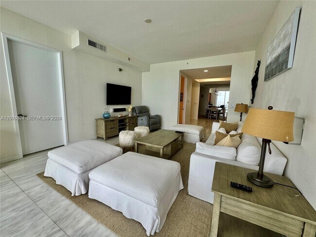 Foto del edificio - 18101 Collins Ave