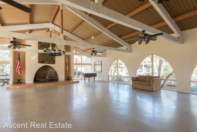 Building Photo - 2 br, 1.5 bath House - 4361 Loma Riviera Ct