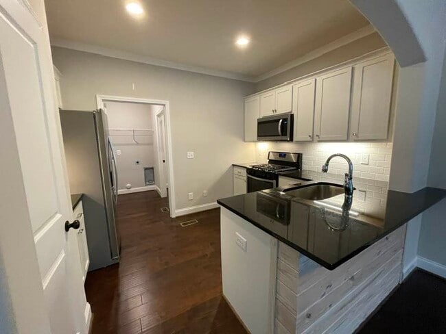 Building Photo - 4234 Lenox Dr