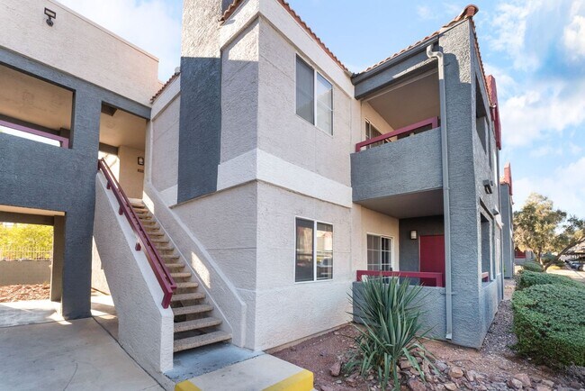 Foto del edificio - Stylish & Cozy Home with Fireplace in Gated Community!
