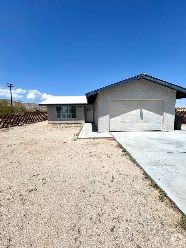 Building Photo - 6598 Mojave Ave