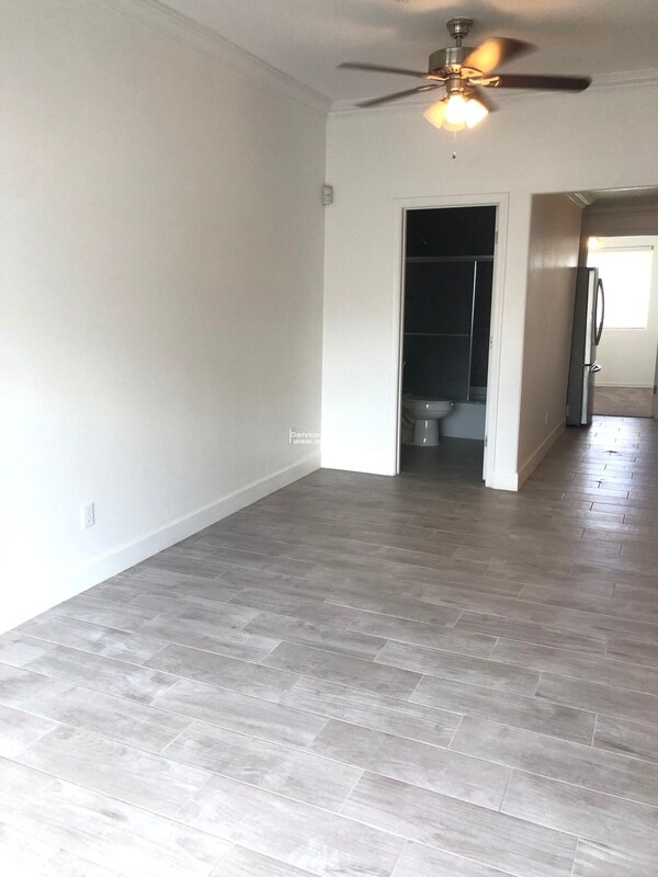Building Photo - 337 N 15th Ave