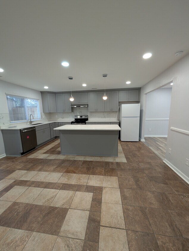 Foto principal - 5232 Richard Rd